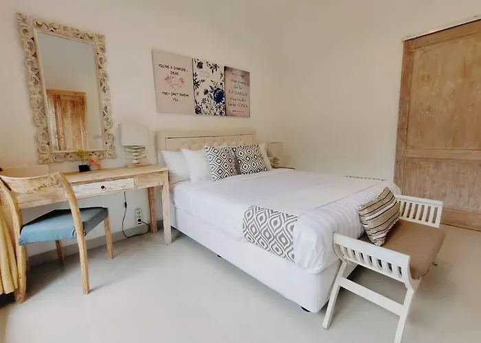 Putih Berawa Lodge *